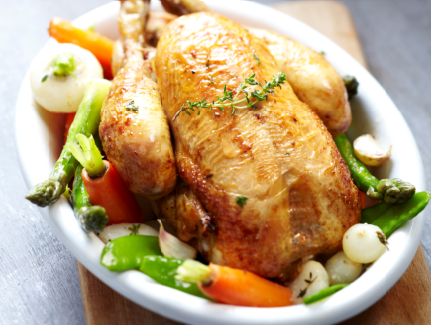 Poulet rôti, fraîcheur de légumes nouveaux