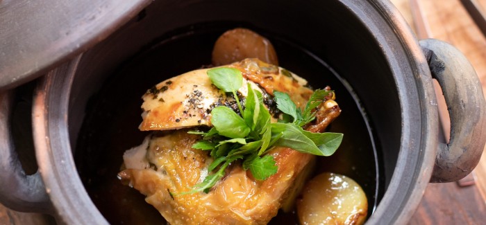 Poulet fermier Label Rouge rôti beurre d’herbes et pommes de terre grenailles